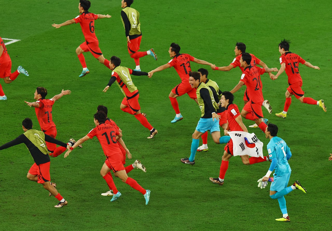 Lần thứ hai trong lịch sử, Hàn Quốc vượt qua vòng bảng World Cup