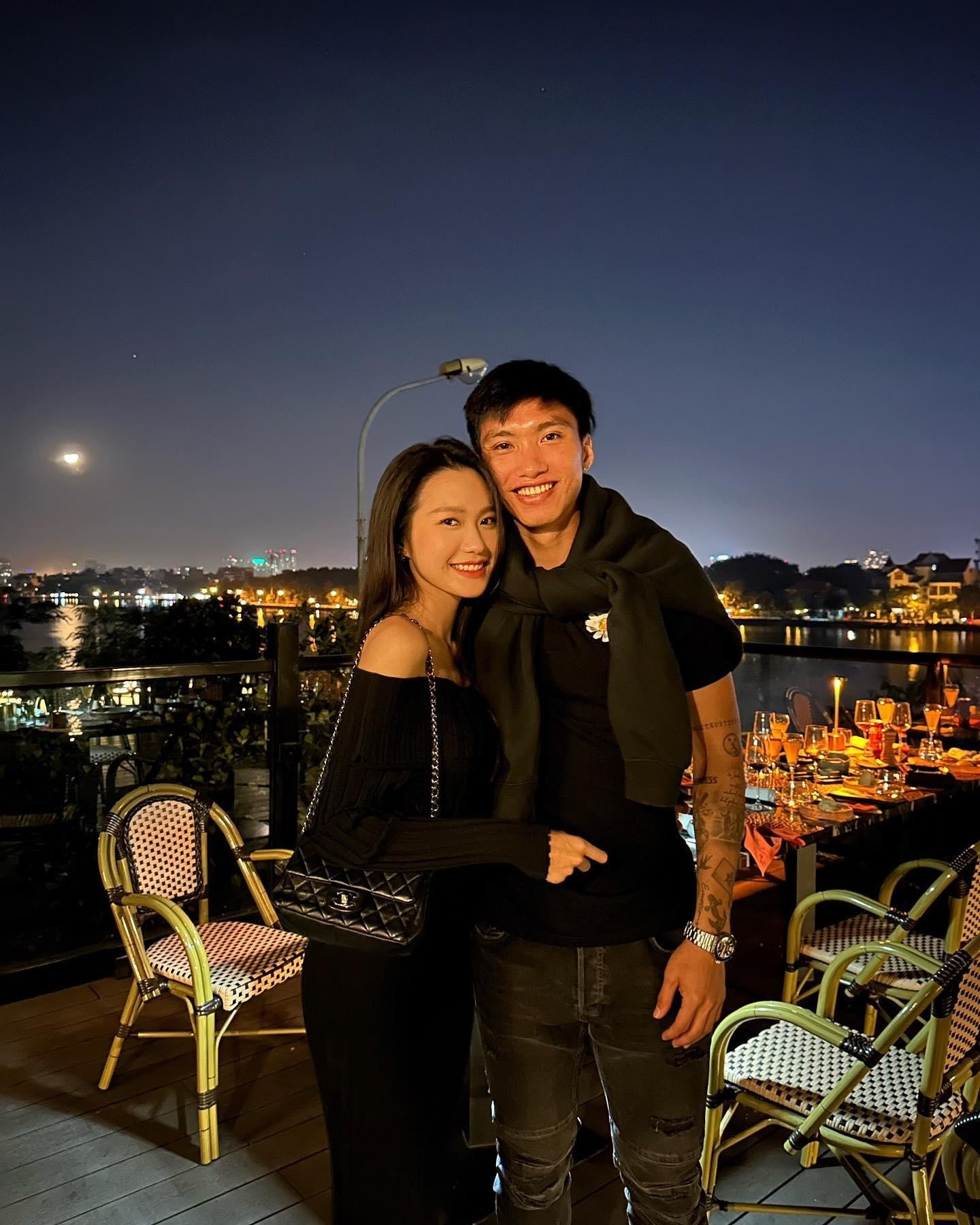 Khoảnh khắc tình cảm của Đoàn Văn Hậu, Doãn Hải My ảnh 4