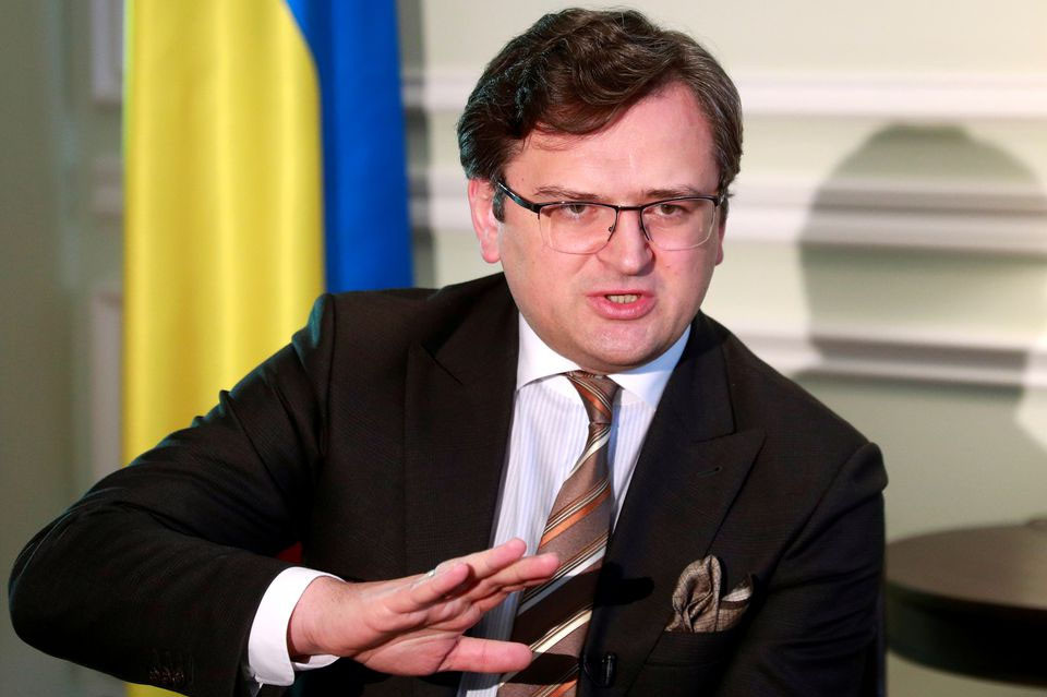 17 phái đoàn ngoại giao Ukraine nhận bưu kiện lạ, Nga đáp trả việc bị áp giá trần dầu mỏ