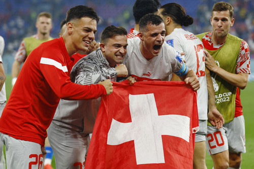 Thụy Sĩ theo Brazil vào vòng 1/8 sau trận cầu 5 bàn thắng