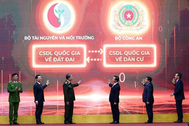 Land database officially connected to National Population Database hinh anh 2