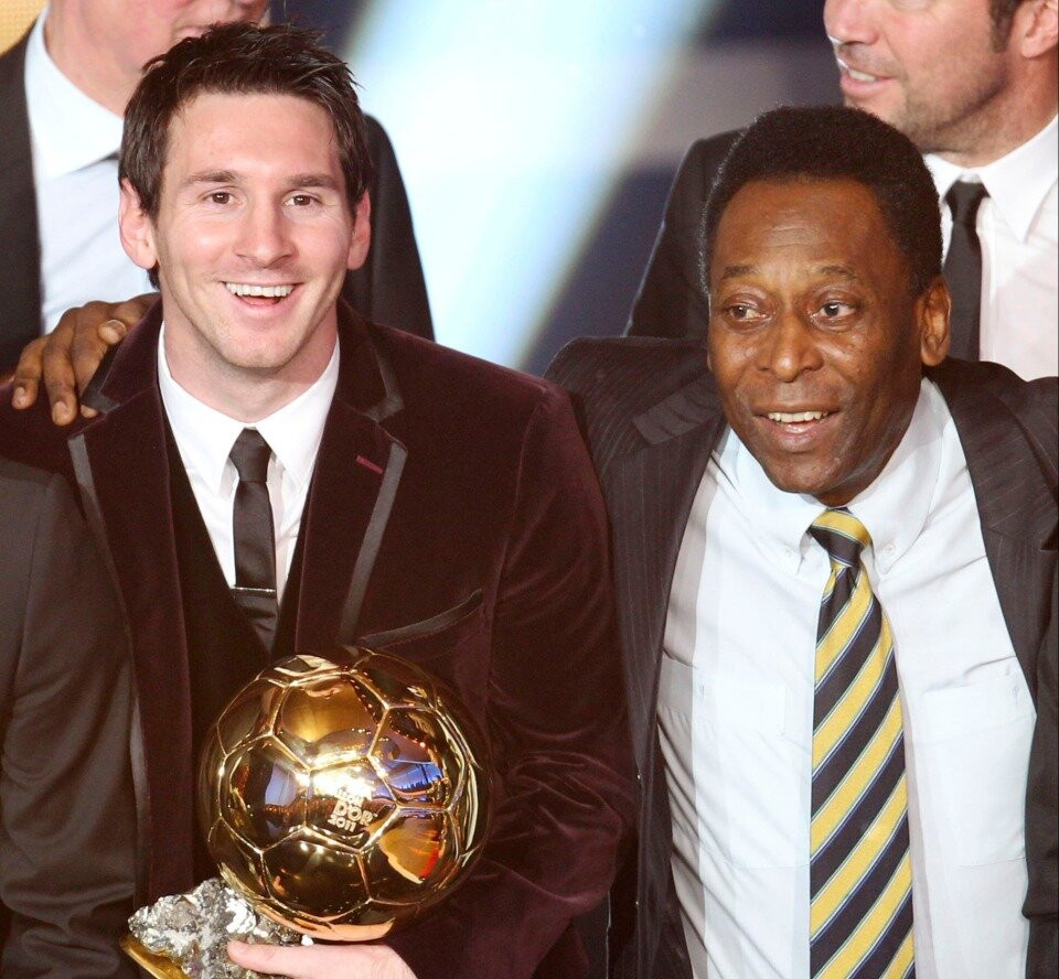 Với danh hiệu Vua bóng đá Pele, anh là một trong những cầu thủ vĩ đại nhất trong lịch sử bóng đá. Những kỷ lục và thành tích mà anh đã đạt được đã truyền cảm hứng cho hàng triệu người đam mê thể thao. Hãy xem hình ảnh của anh ấy và cảm nhận sự tài năng và tinh thần của một Vua bóng đá.