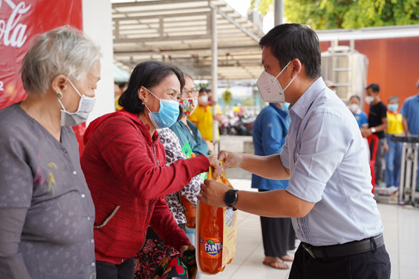 Coca-Cola cùng cộng đồng mang kỳ diệu về nhà trước thềm năm mới