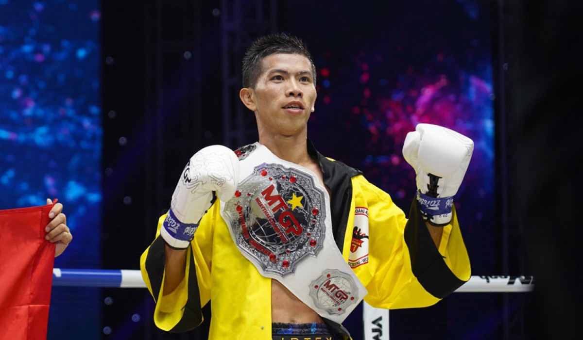 vn fighters win silver belts in first pro mtgp picture 1
