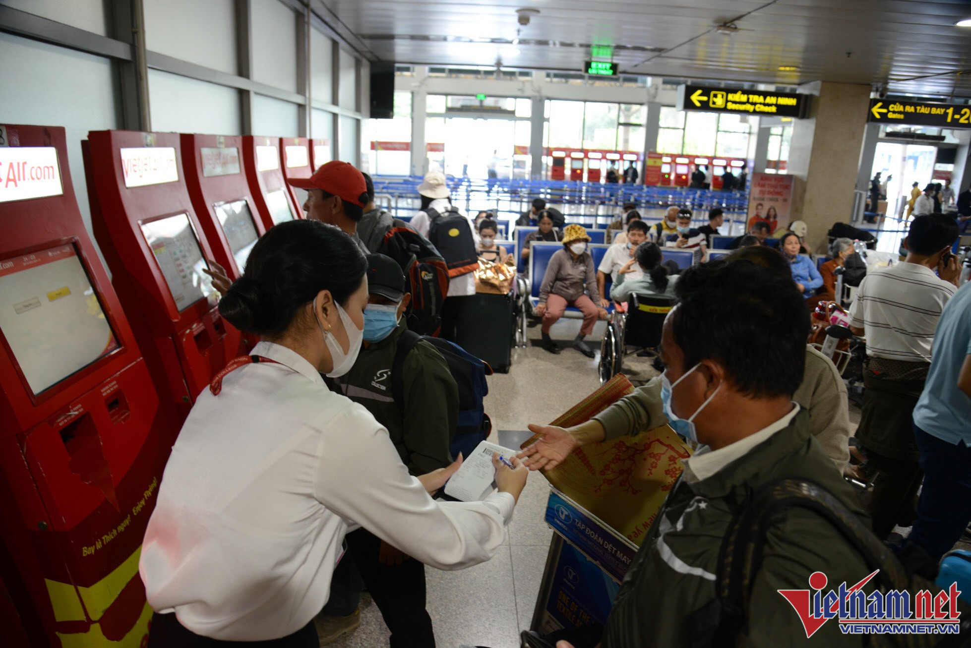 sân bay Tân Sơn Nhất dự kiến đón hơn 112.000 lượt hành khách dịp Tết Dương lịch
