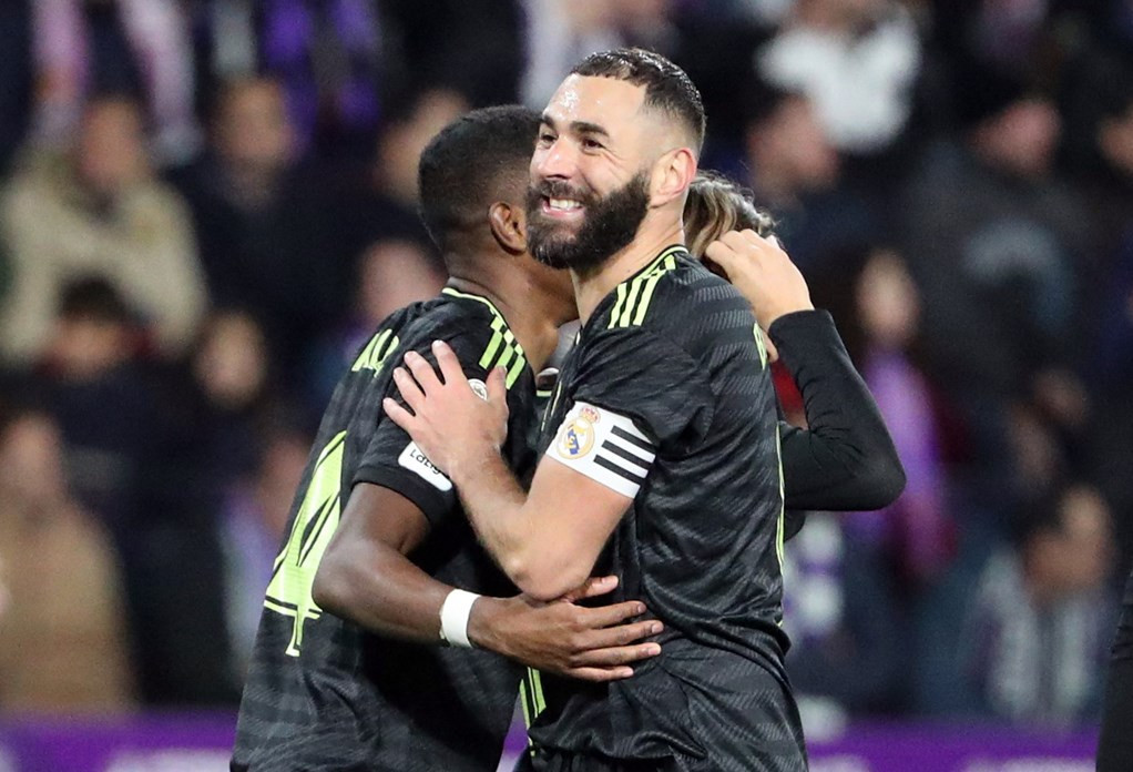 Benzema lập cú đúp, Real Madrid trở lại ngôi đầu La Liga