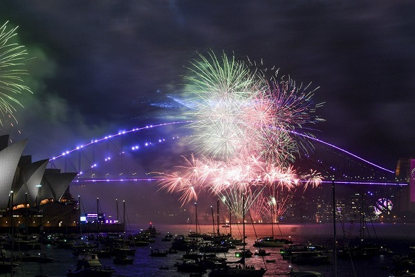 Xem pháo hoa rực rỡ mừng năm mới tại Australia và New Zealand