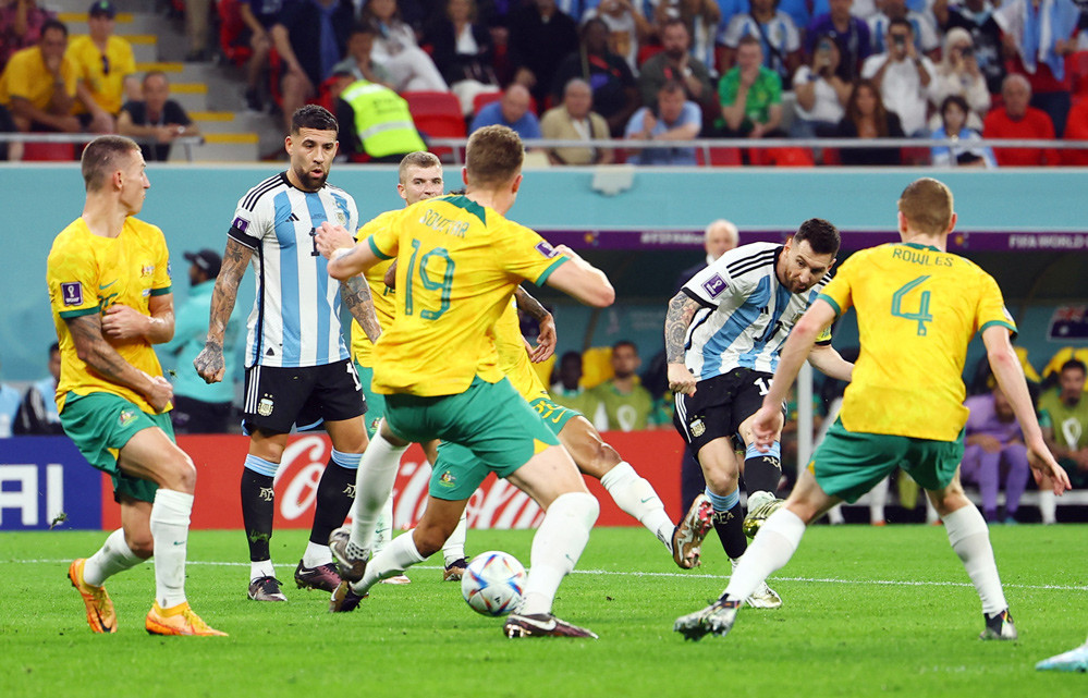 Video Argentina 2-1 Australia: Phút lóe sáng thiên tài của Messi
