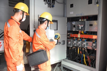 Ai tăng giá điện?