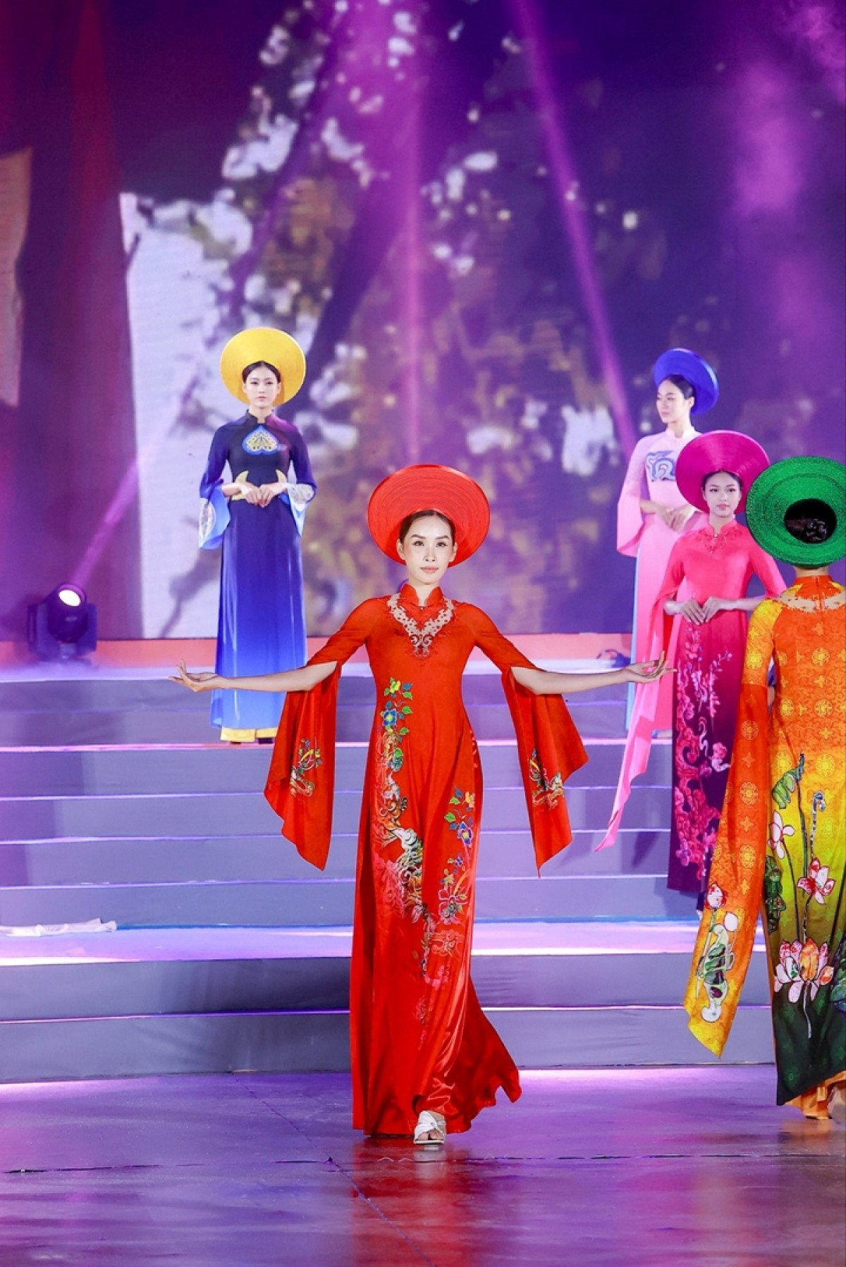 vietnamese ao dai honoured at hanoi festival picture 3