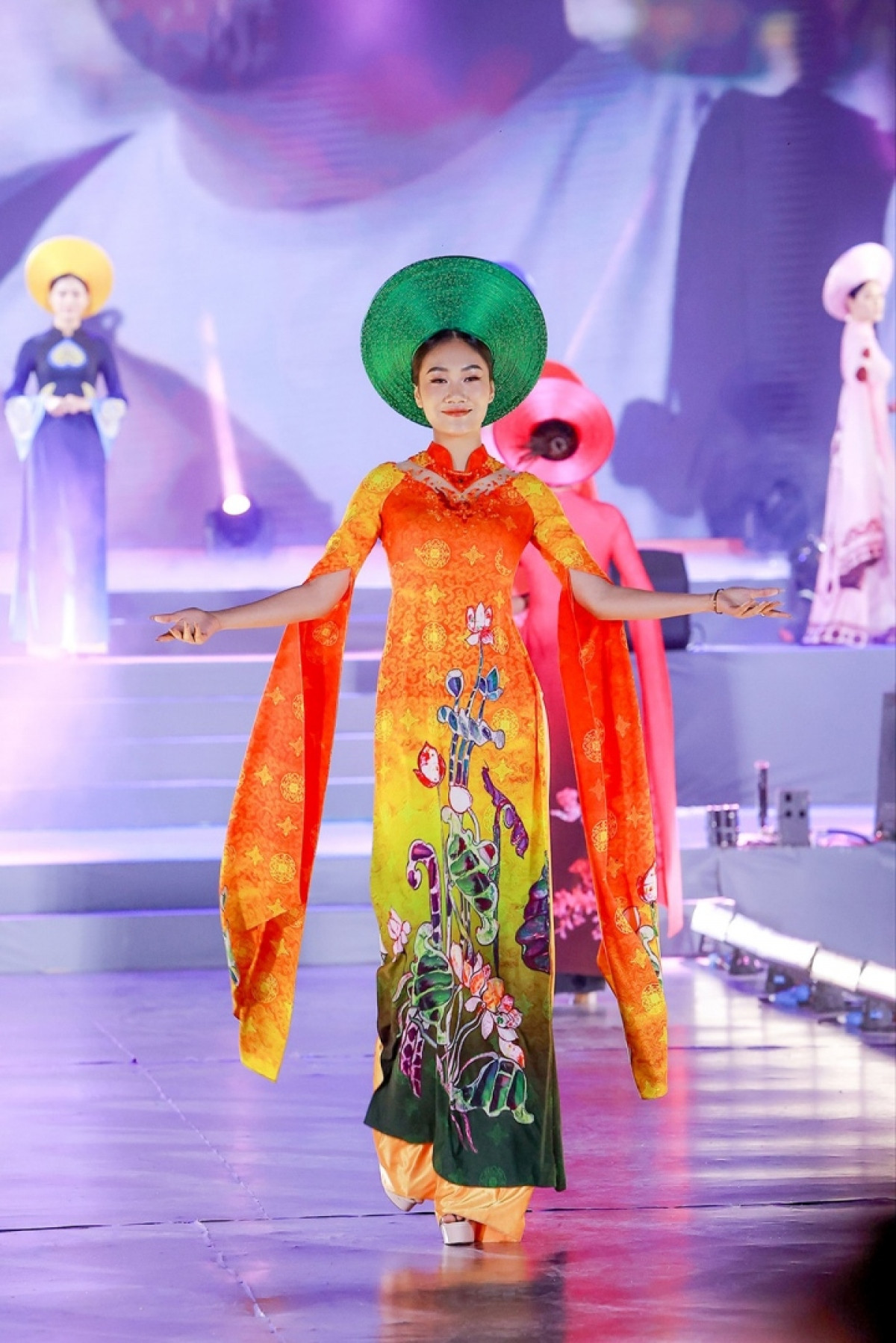 vietnamese ao dai honoured at hanoi festival picture 5