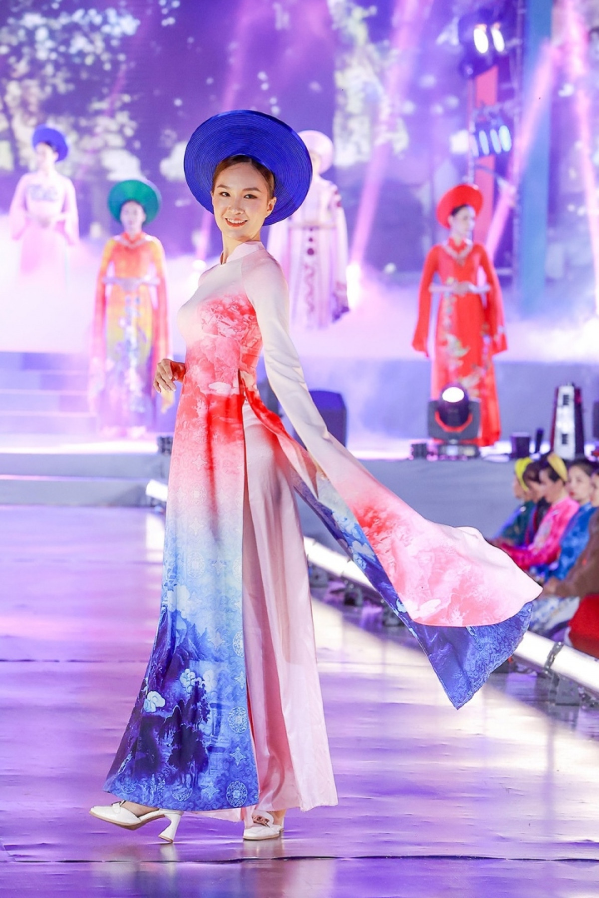 vietnamese ao dai honoured at hanoi festival picture 6