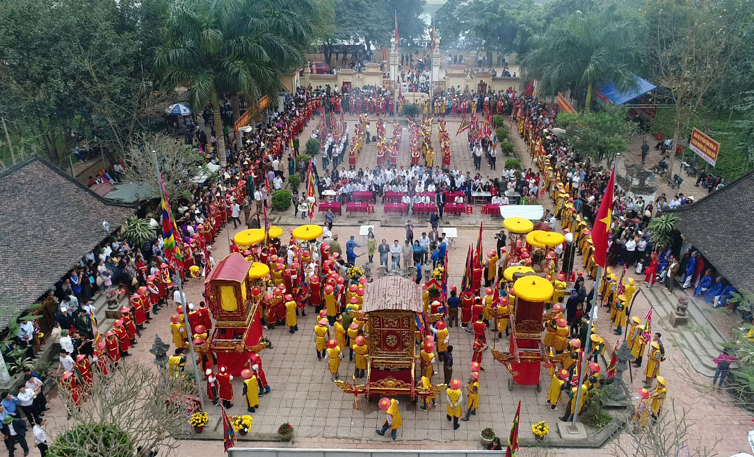 Đền Quả Sơn ngàn năm tuổi bên dòng sông Lam