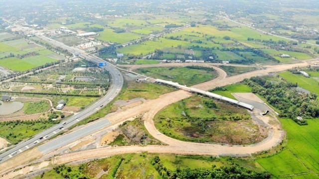 Cảnh báo các nhà thầu thi công cao tốc Mỹ Thuận - Cần Thơ chậm tiến độ