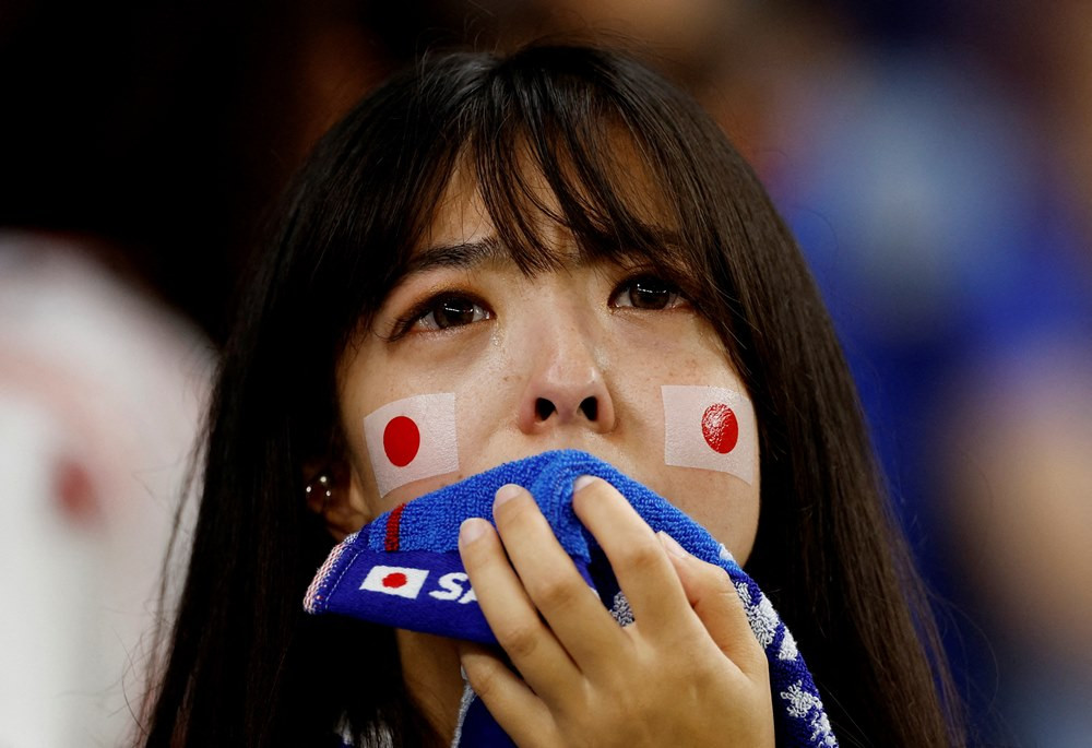 Nước mắt của nữ CĐV Nhật Bản