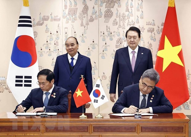 Vietnam, RoK agree to upgrade ties to comprehensive strategic partnership hinh anh 1