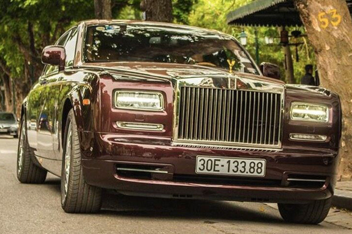 Xe siêu sang Rolls-Royce Lửa Thiêng của ông Trịnh Văn Quyết lại chờ buổi đấu giá lần 3