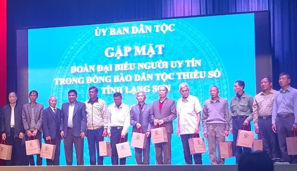 Lạng Sơn: Làm tốt công tác phát huy vai trò người có uy tín trong đồng bào DTTS