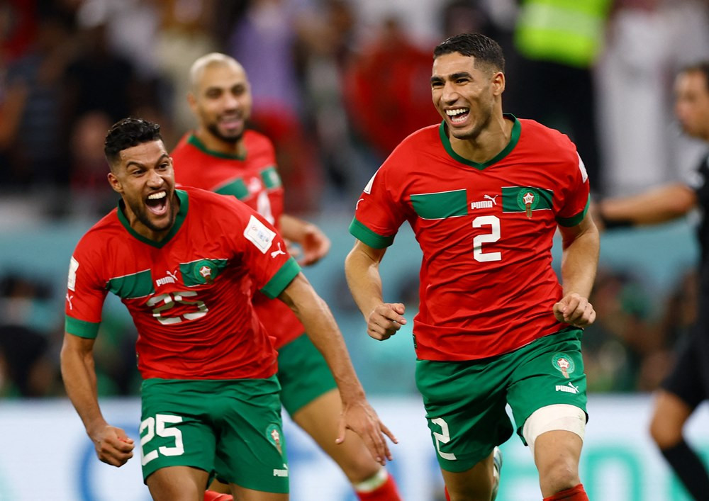 Maroc lần đầu tiên vào tứ kết World Cup