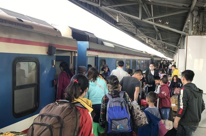 VN considering feasibility of North-South high-speed rail project ảnh 2