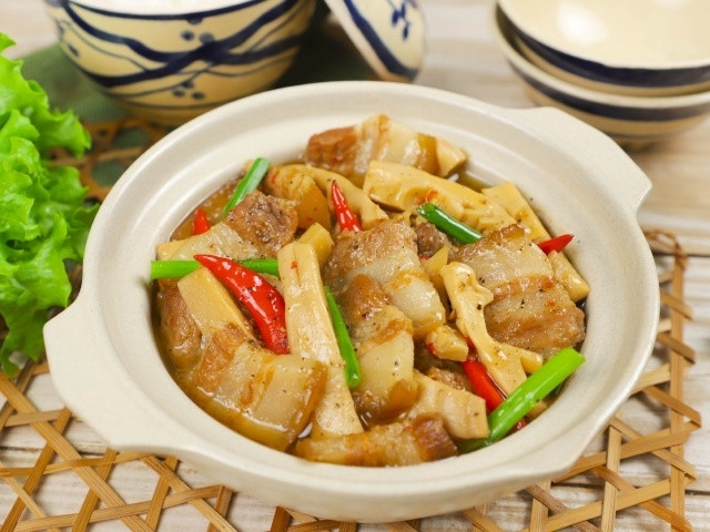Cách làm thịt kho măng vô cùng đơn giản mà lại cực ngon