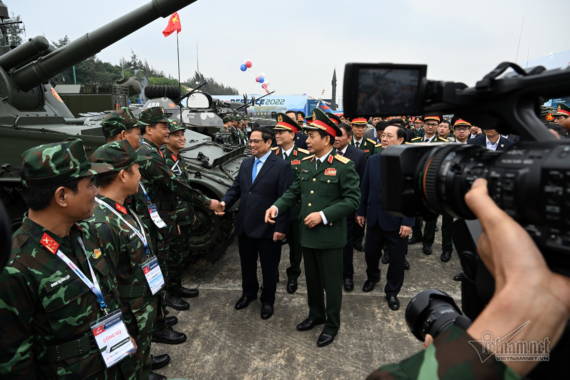 Chính sách quốc phòng của Việt Nam là vì hòa bình, tự vệ, vì nhân dân