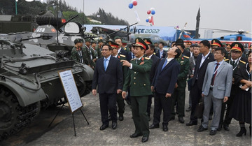 PM attends inauguration of Vietnam International Defence Expo 2022