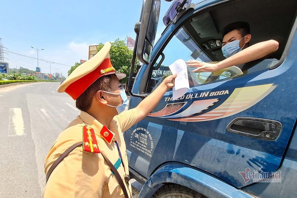 Kiểm soát đảm bảo an toàn vận chuyển hàng hóa trên địa bàn Vĩnh Phúc
