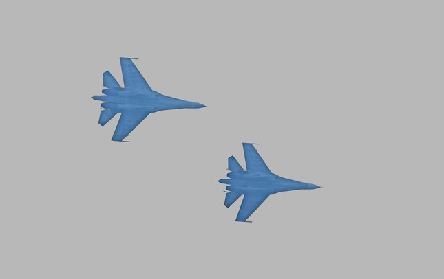Xem ‘Hổ mang chúa’ Su-30MK2 và trực thăng vũ trang trình diễn trên bầu trời Hà Nội ảnh 5