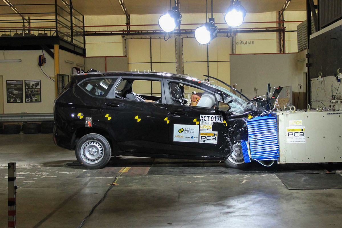 Thử nghiệm va chạm cho thấy Hyundai Stargazer kém an toàn hơn Toyota Veloz