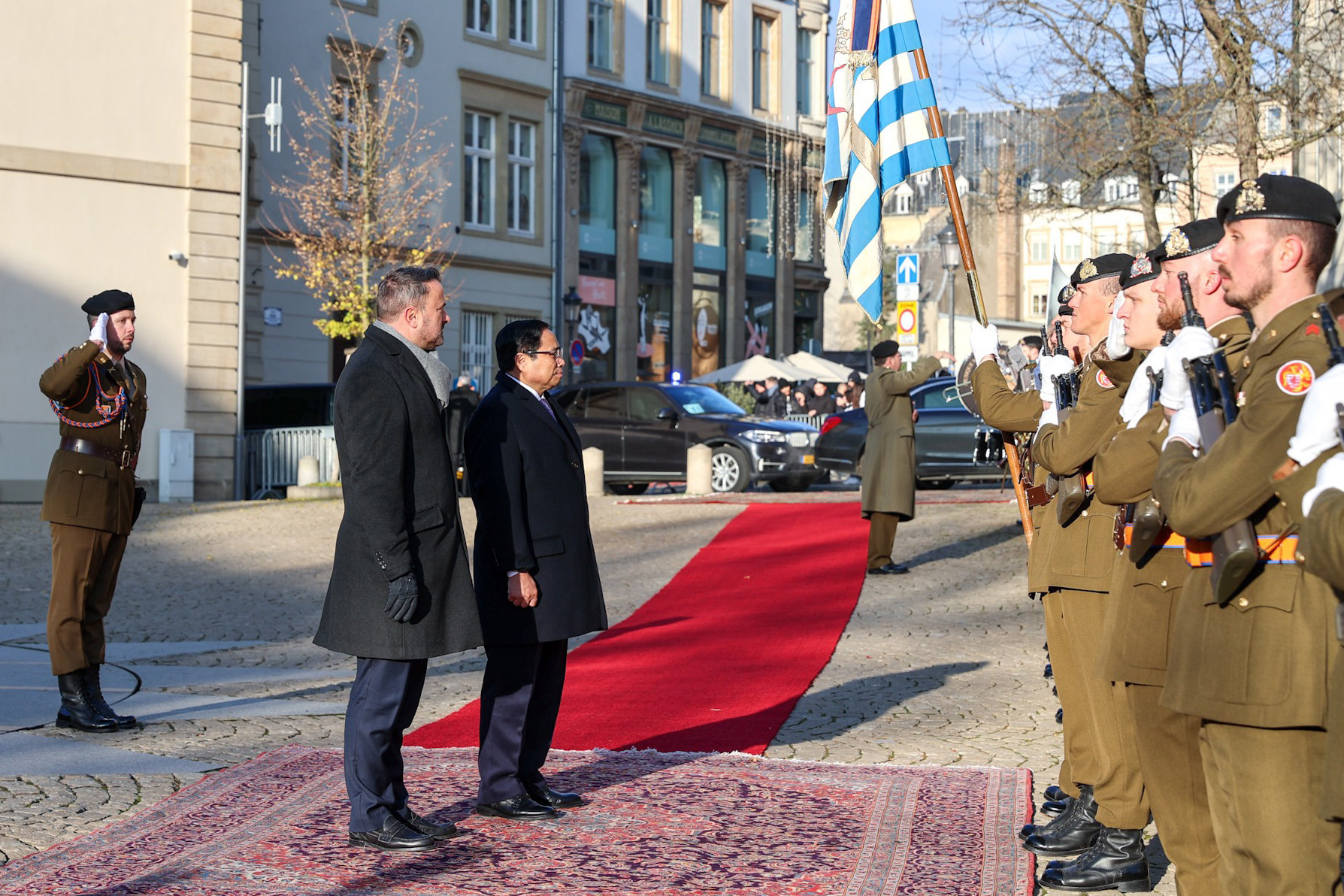 Hình ảnh lễ đón chính thức Thủ tướng Phạm Minh Chính thăm Luxembourg