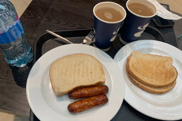 Bán 'bữa sáng tồi tệ' tại sân bay giá 650 nghìn, hàng ăn bị buộc phải đóng cửa