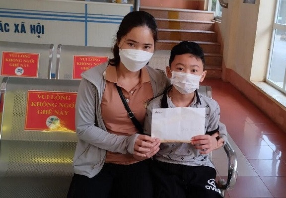 Bạn đọc giúp đỡ em Bùi Quang Huy đủ kinh phí mổ tim lần 4