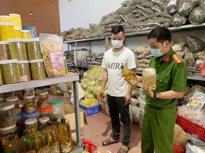 Đừng mất mạng vì tin “lang băm” trên mạng -0