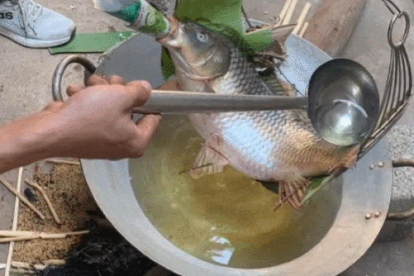Món cá 'nằm võng' độc nhất vô nhị, kỳ công 10 tiếng mới ra lò ở Thái Bình