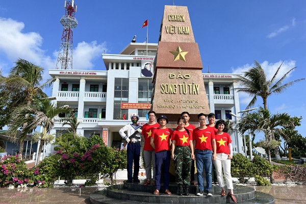 ‘Cánh sóng’ Viettel giữa Trường Sa