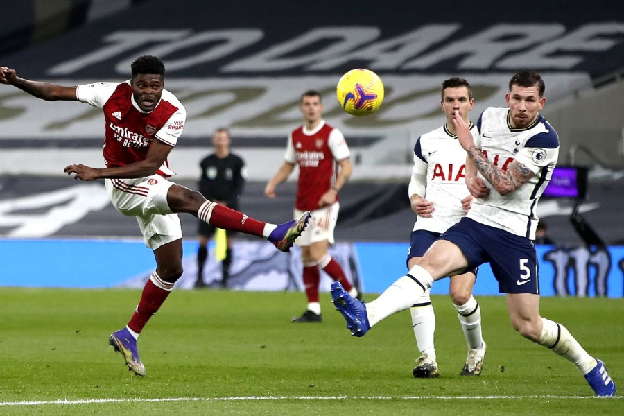 Lịch thi đấu bóng đá hôm nay 12/5: Tottenham tử chiến Arsenal