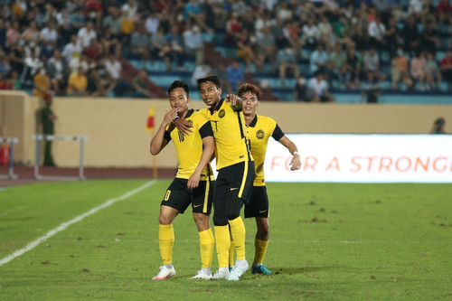 Thắng dễ U23 Lào, U23 Malaysia đứng đầu bảng B