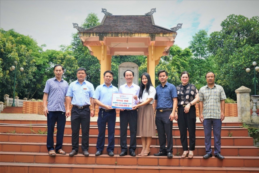 Báo VietNamNet trao 110 triệu đồng trùng tu chứng tích lịch sử ở Hà Tĩnh