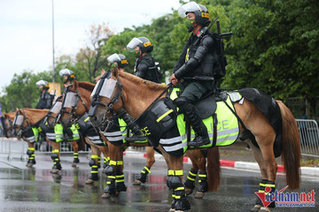Cận cảnh Đoàn cảnh sát cơ động kỵ binh làm nhiệm vụ ở SEA Games 31