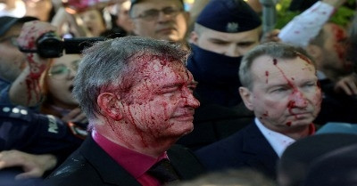 Russia asks Poland to apologize for ambassador’s paint spatter