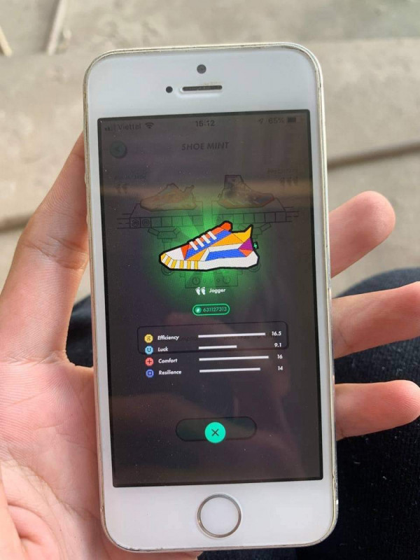 Rủi ro từ trào lưu mua “giày ảo” giá nghìn USD để... kiếm tiền -0