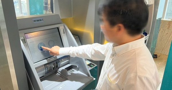 Rút tiền tại ATM bằng căn cước công dân: Mất tiền ai chịu trách nhiệm?