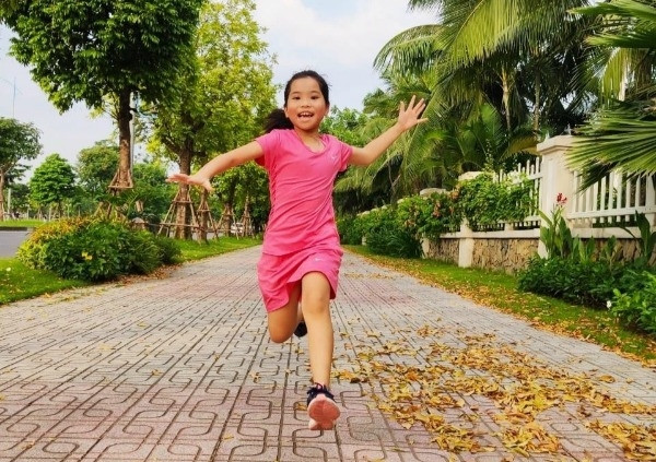 Cô bé 11 tuổi bị ung thư máu và ước mơ chạy bộ