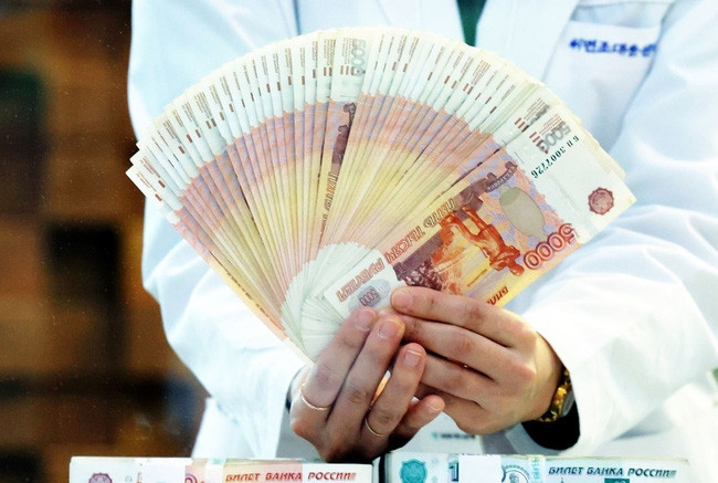 Đồng Ruble tăng giá mạnh nhất thế giới