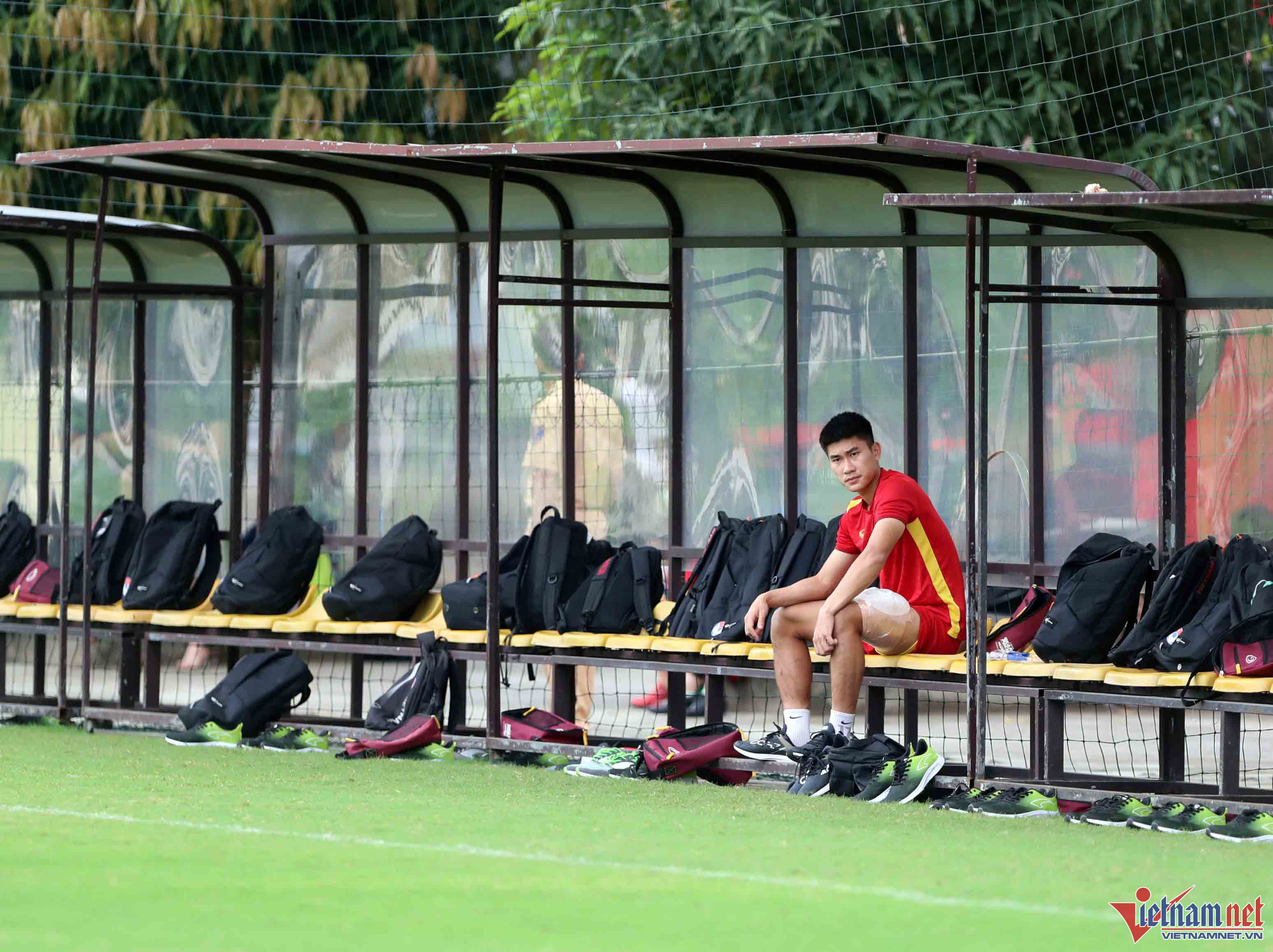 Người duy nhất không tham gia vào buổi tập là Nhâm Mạnh Dũng khi bị đau nhẹ sau chiến thắng trước U23 Myanmar