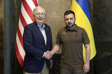 Lãnh đạo đảng Cộng hòa ở Thượng viện Mỹ bất ngờ thăm Ukraine