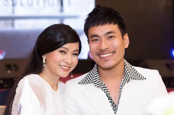 Cat Phuong confirmed that she broke up with her 18-year-old boyfriend Kieu Minh Tuan