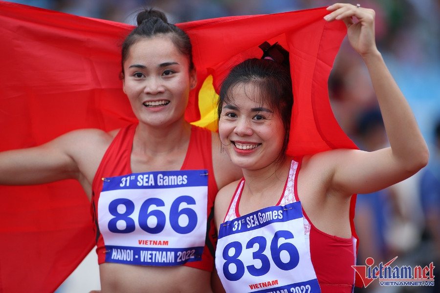 Nụ cười và nước mắt của các chân chạy điền kinh Việt Nam ở SEA Games 31