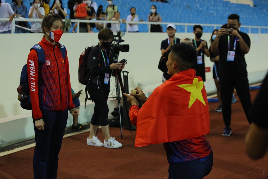 Vietnamese athlete proposed to his girlfriend after winning the 31st SEA Games gold medal